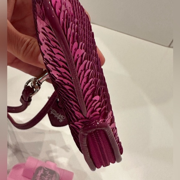 COACH POPPY SWEETHEART WRISTLET NWT - Picture 9 of 9